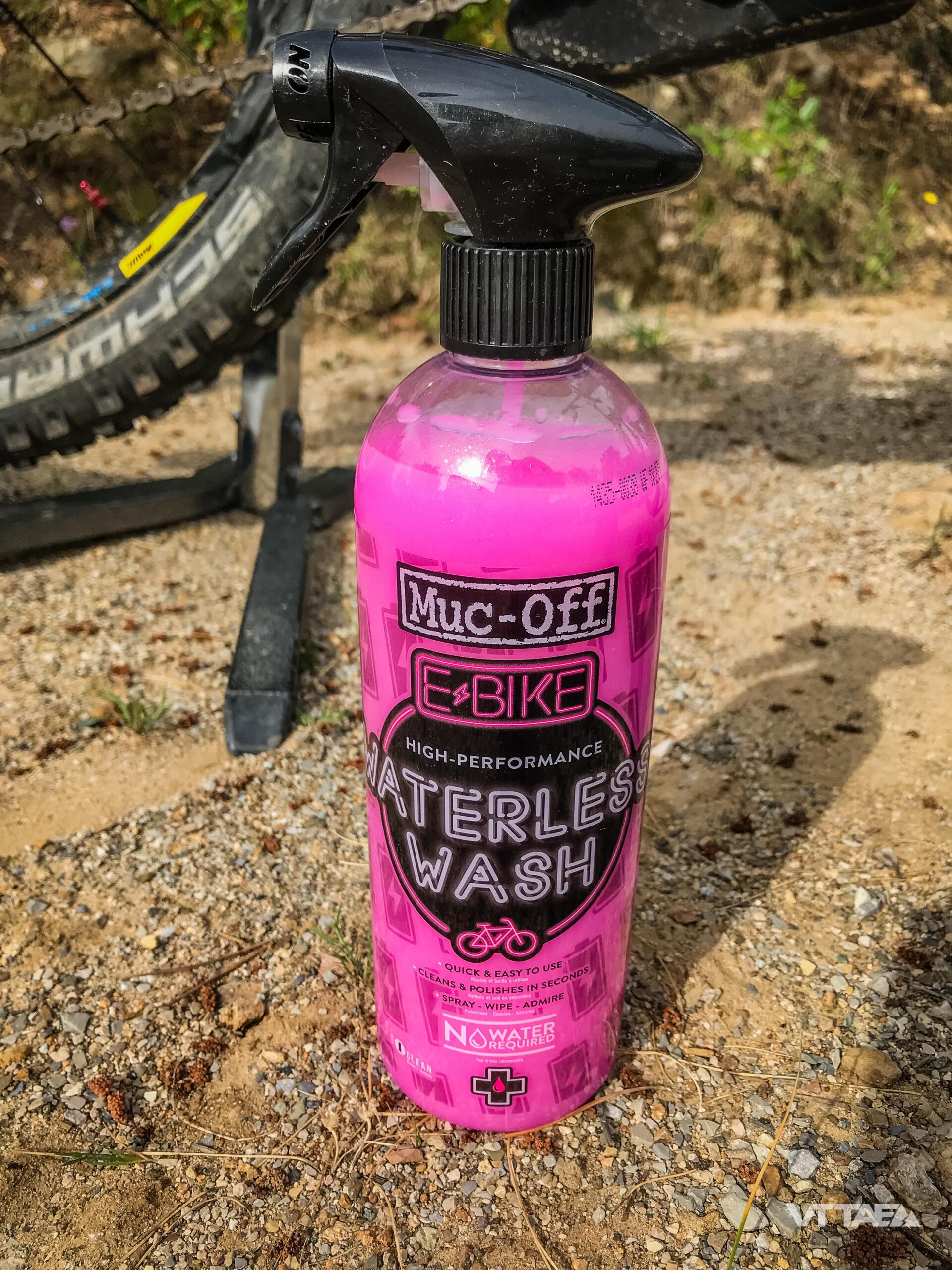 Muc-Off Nettoyant Vélo à Sec - 750 ML - Nettoyant pour Vélo en Spray Haute  Performance sans Rinçage - Nettoie et Lustre - Convient à Tous Types de  Vélos : : Hygiène et Santé