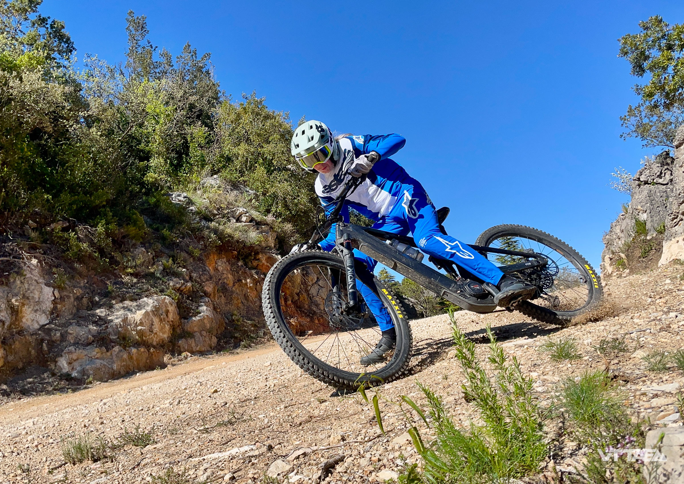 alpinestars a-motion plasma